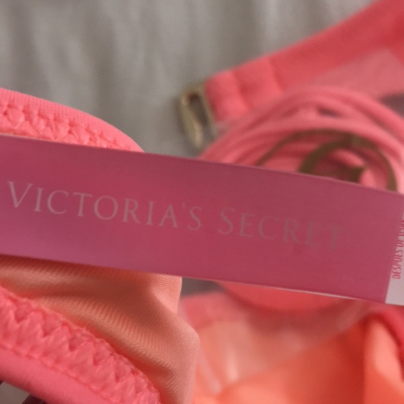 Victoria’s Secret Bikini Top - Picture 7 of 7